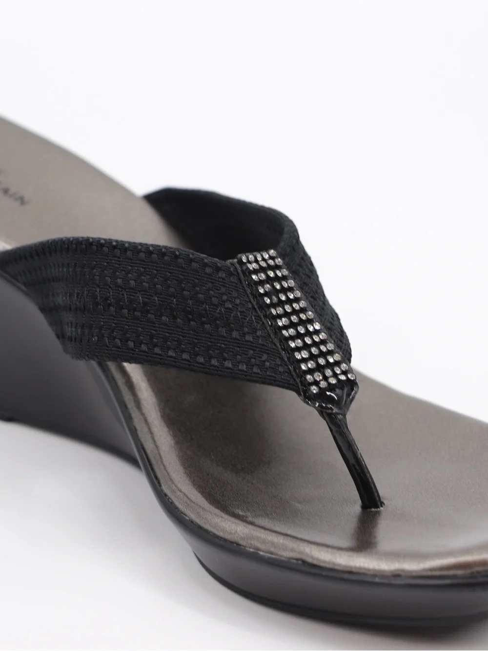 White Mountain Women’s 9 Black Rhinestone Wedge Thong Sandal